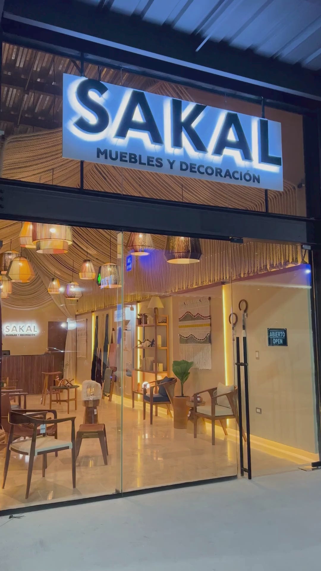 Cargar video: